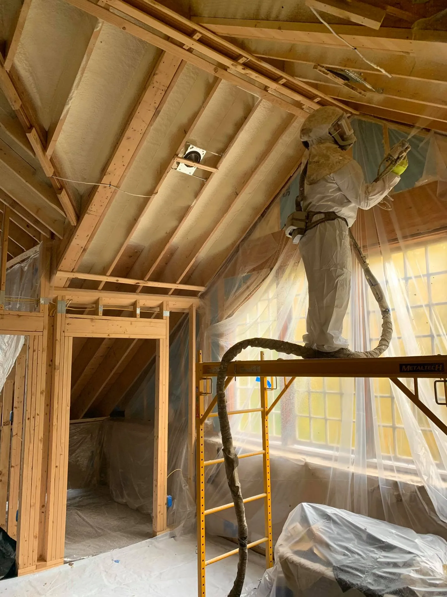LAMOTHE-INSULATION-Spray-Foam-2